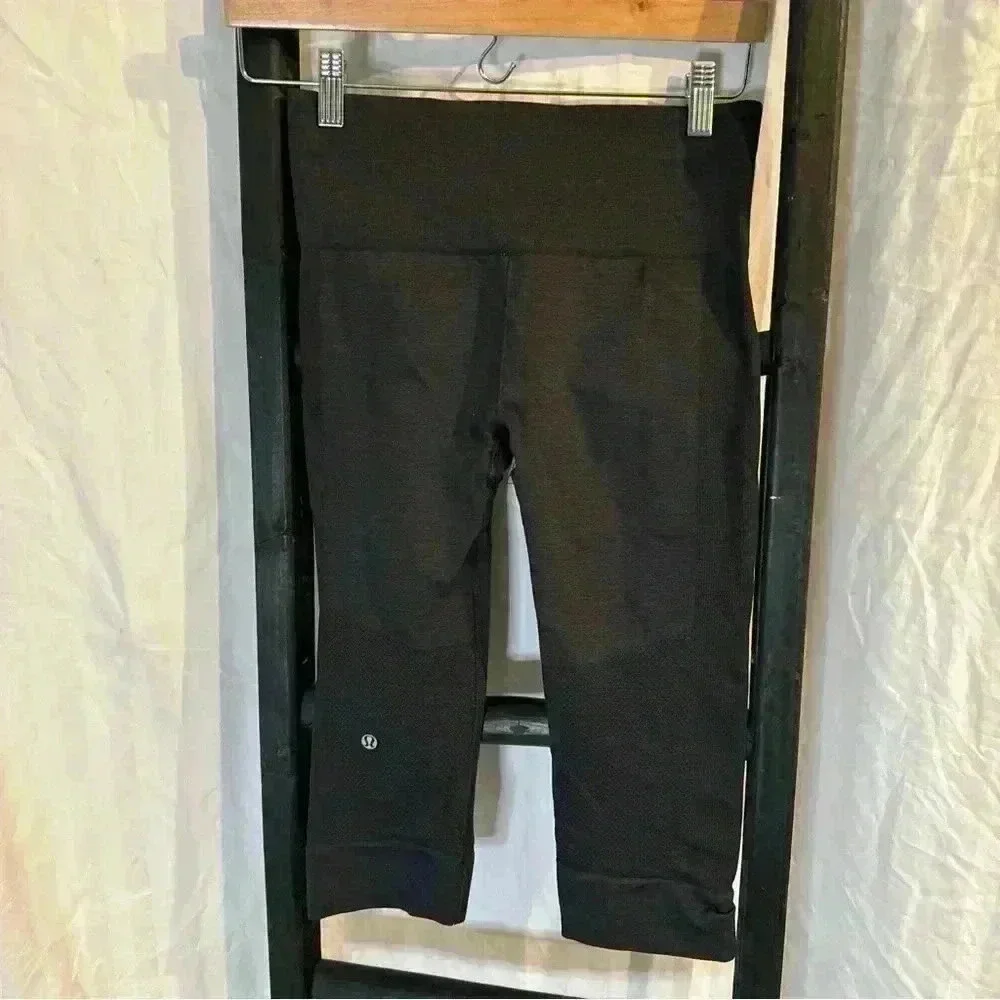 Lululemon Black Capri Leggings